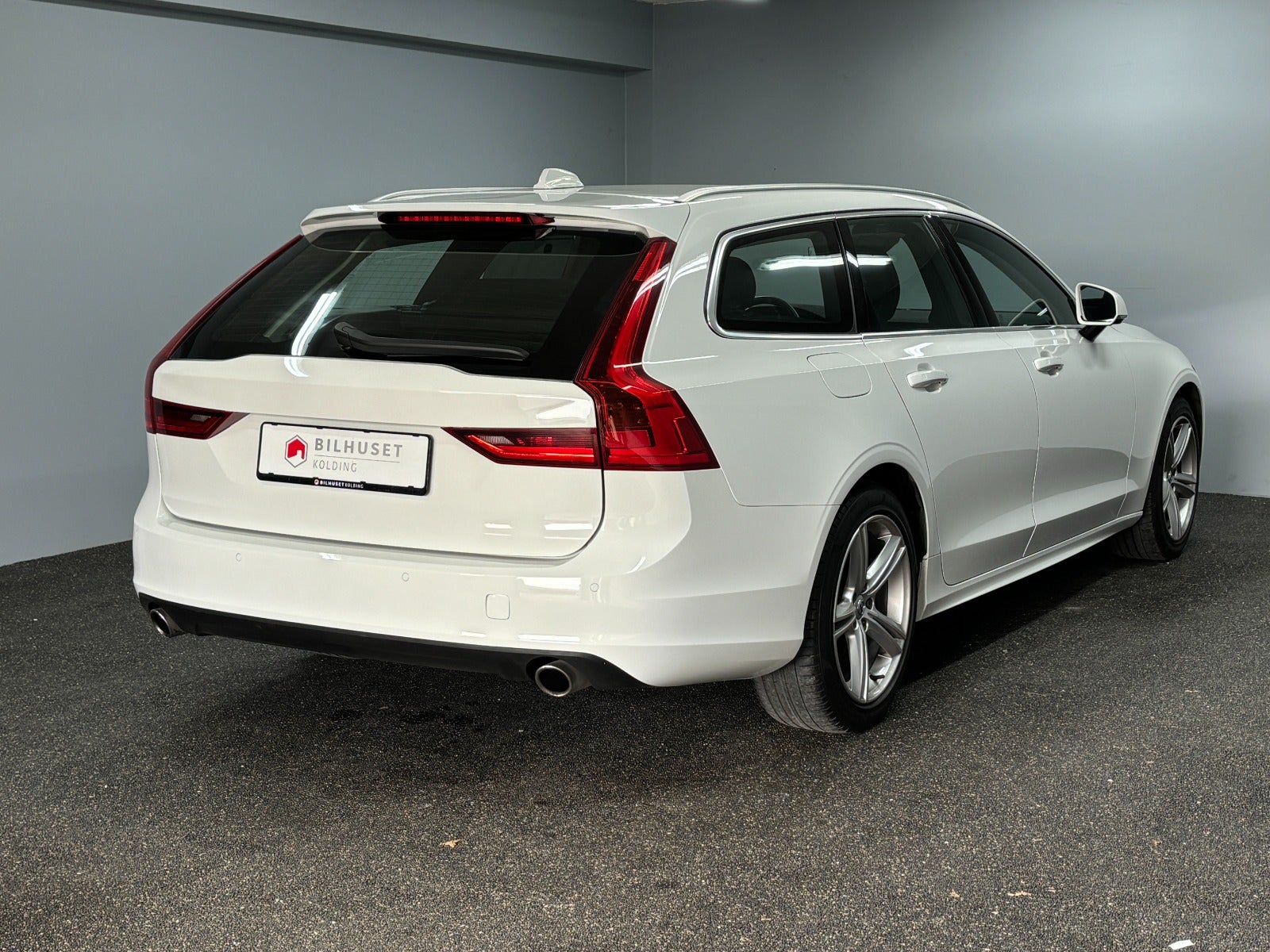 Billede af Volvo V90 2,0 D4 190 Momentum aut.