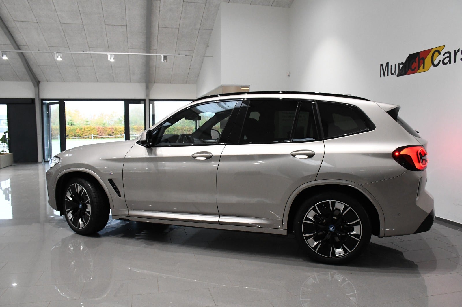 BMW iX3 2024