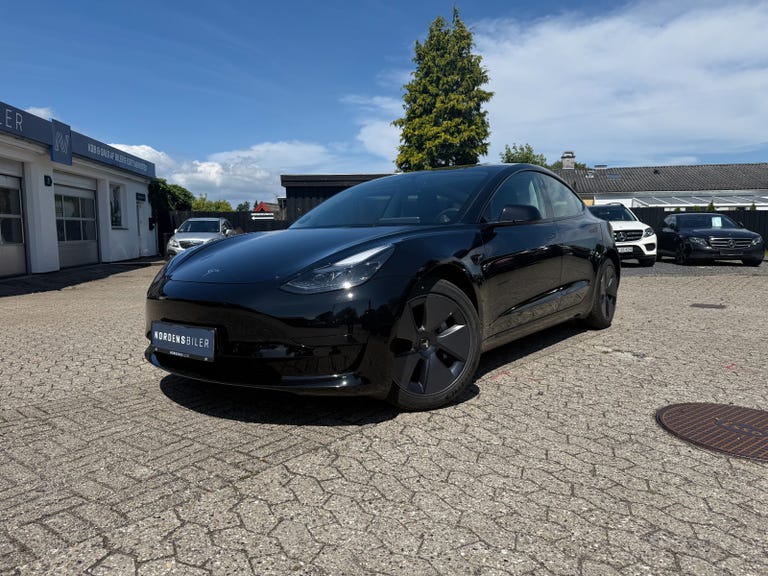 Tesla Model 3 RWD
