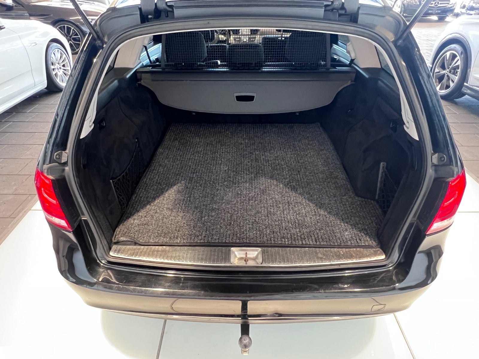 Billede af Mercedes E200 2,2 BlueTEC Avantgarde stc. aut.