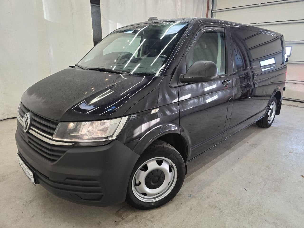 VW Transporter TDi 199 Kassevogn DSG lang