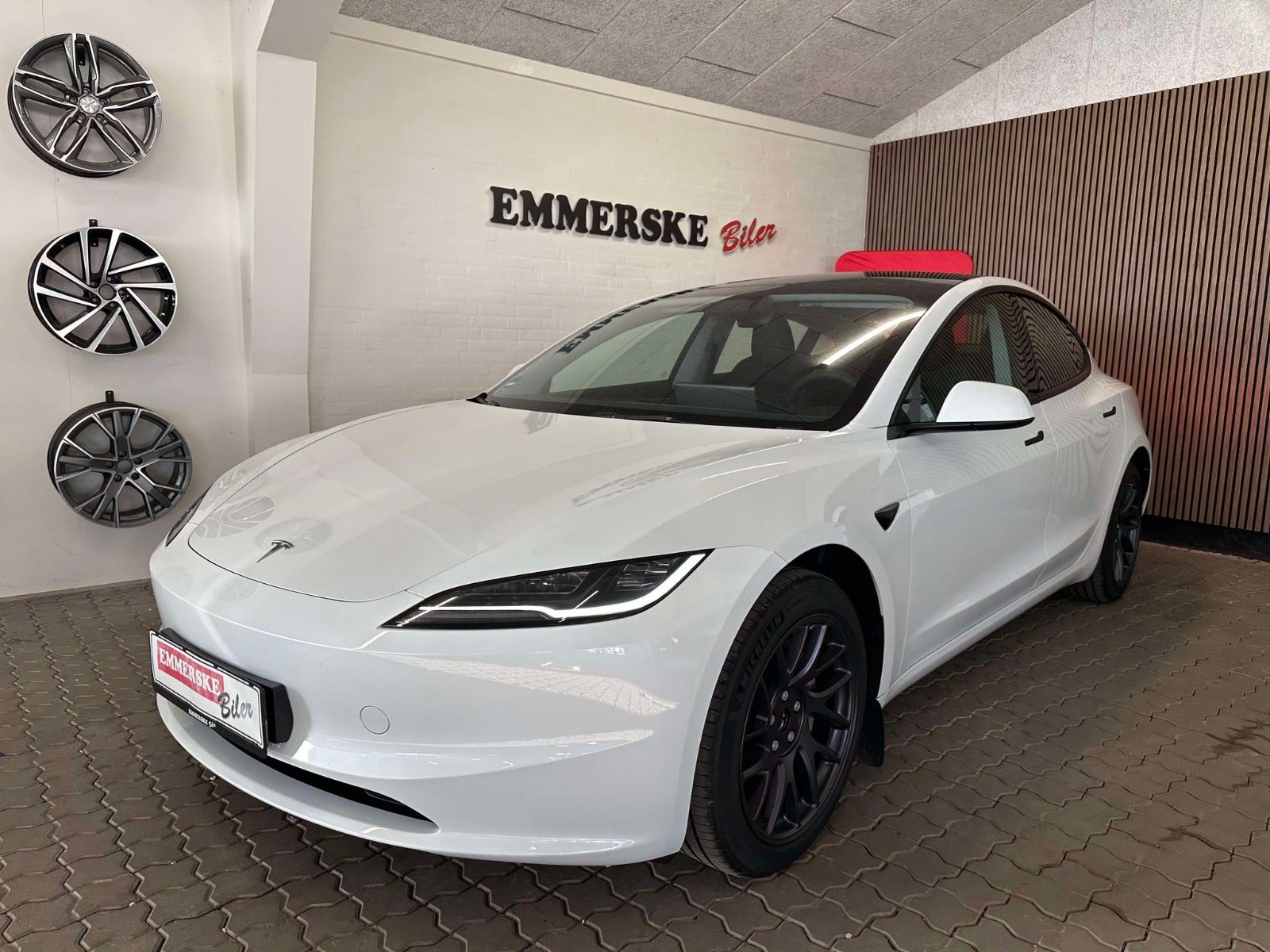 Tesla Model 3 2023