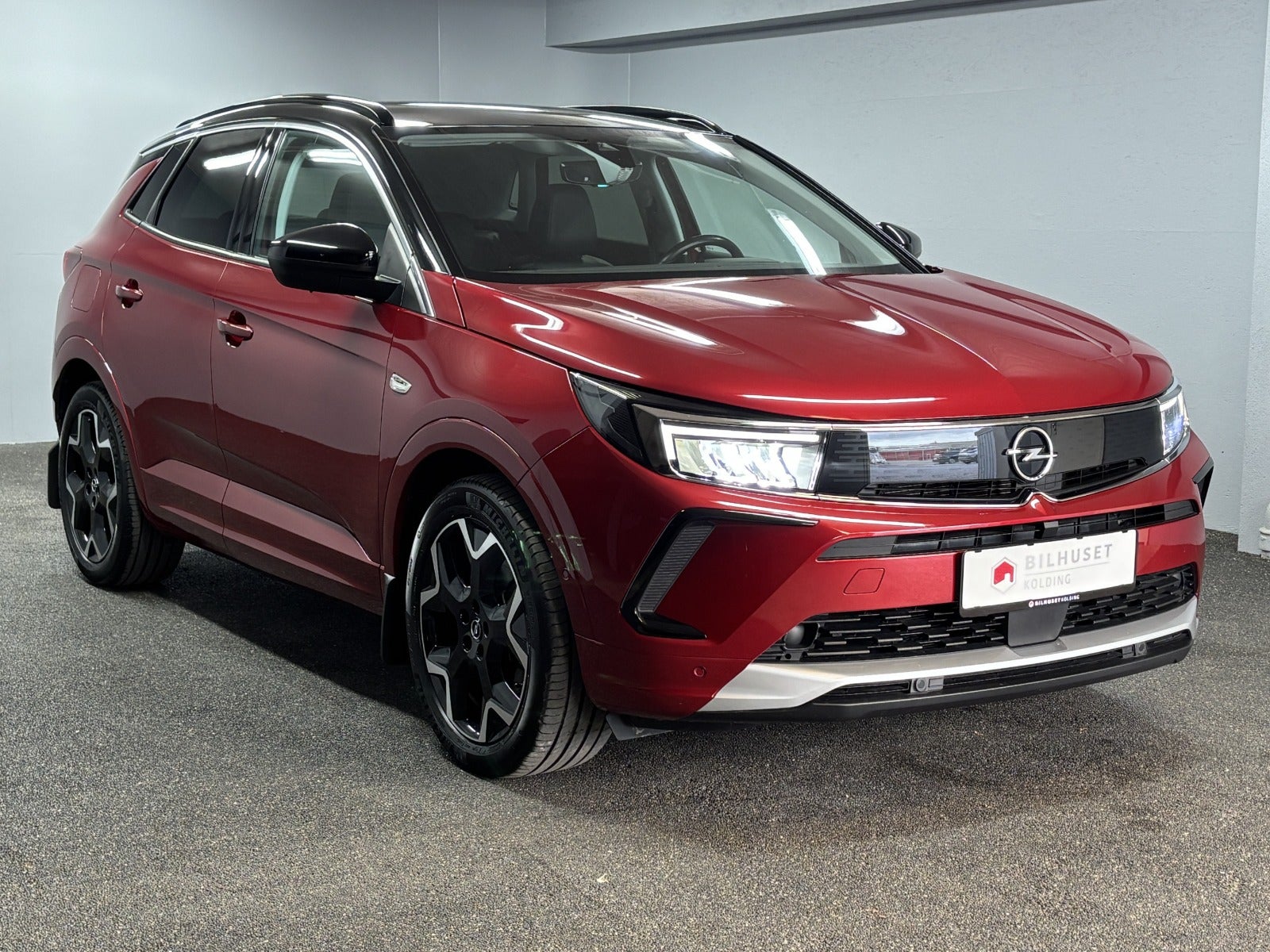 Billede af Opel Grandland 1,6 Hybrid Ultimate aut.