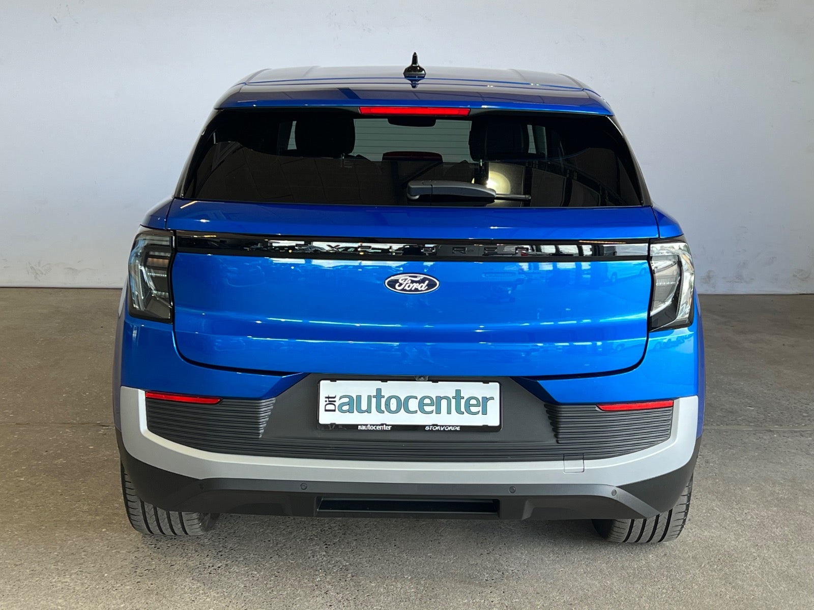 Ford Explorer Premium Extended Range AWD