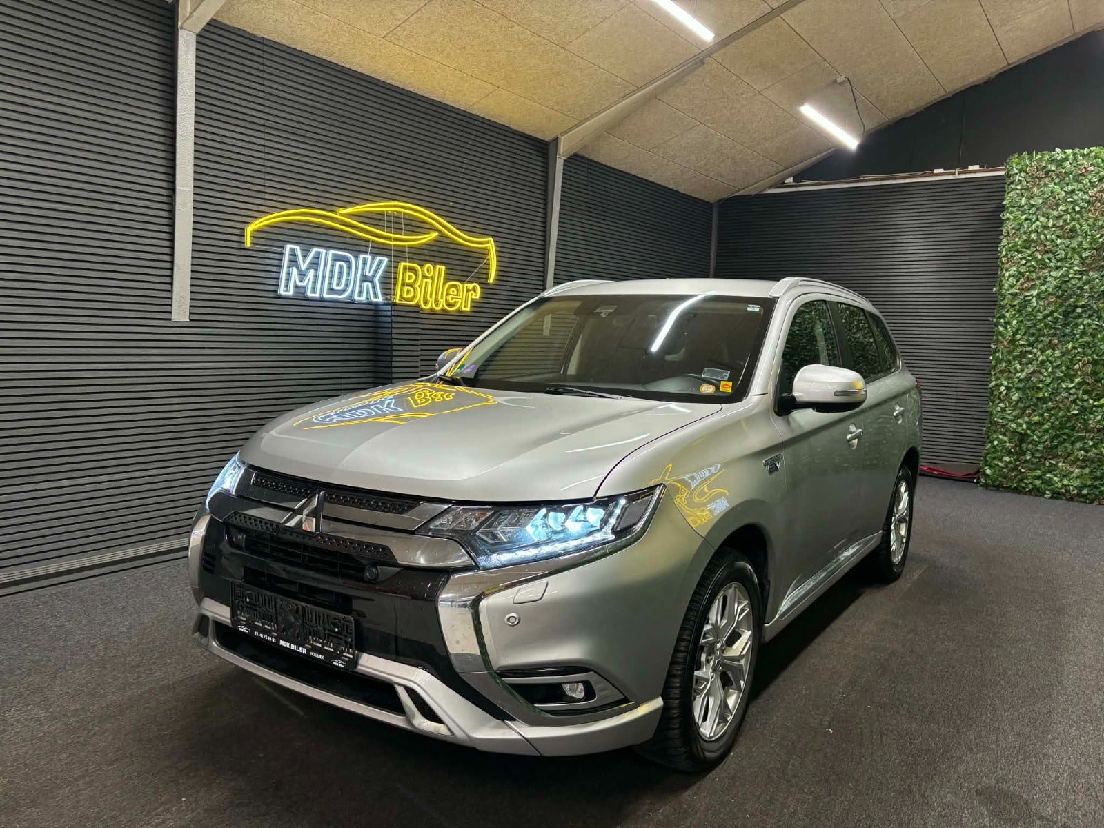 Billede af Mitsubishi Outlander 2,4 PHEV Inform CVT 4WD