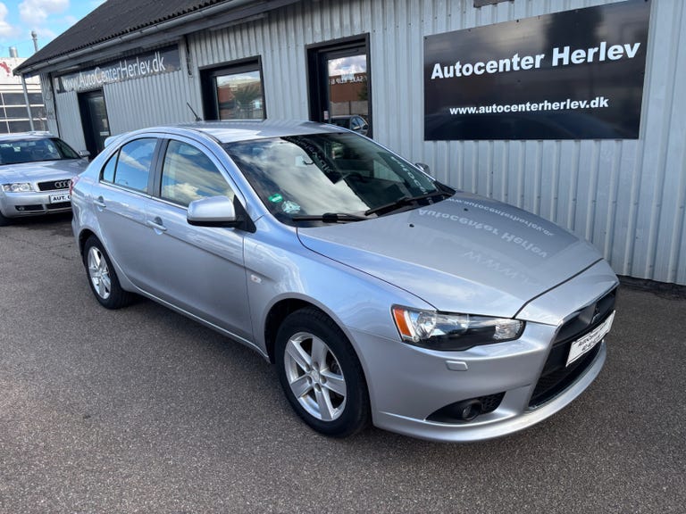 Mitsubishi Lancer Invite SportBack