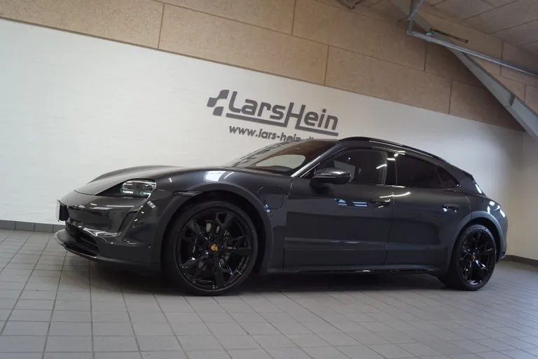 Porsche Taycan 4S Cross Turismo