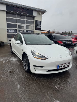 Tesla Model 3  Standard Range+ RWD 4d