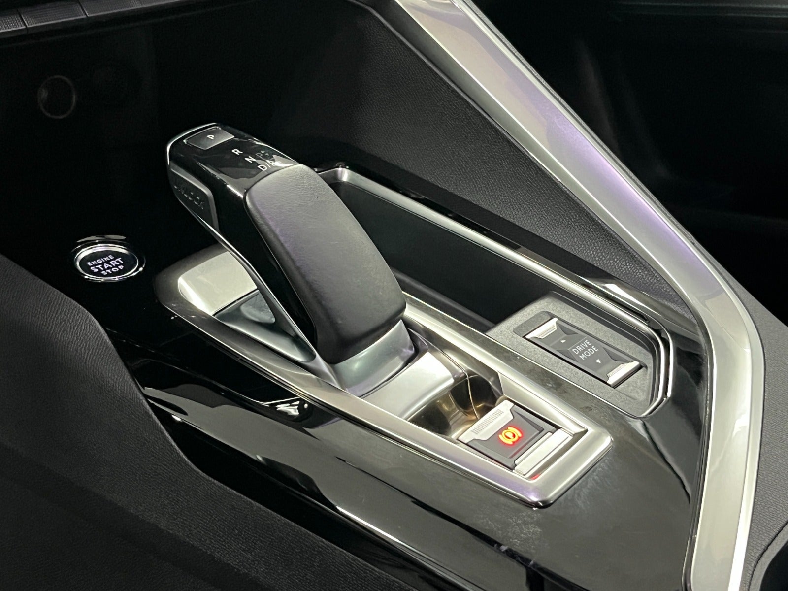 Billede af Peugeot 3008 1,6 Hybrid Allure Pack LTD EAT8