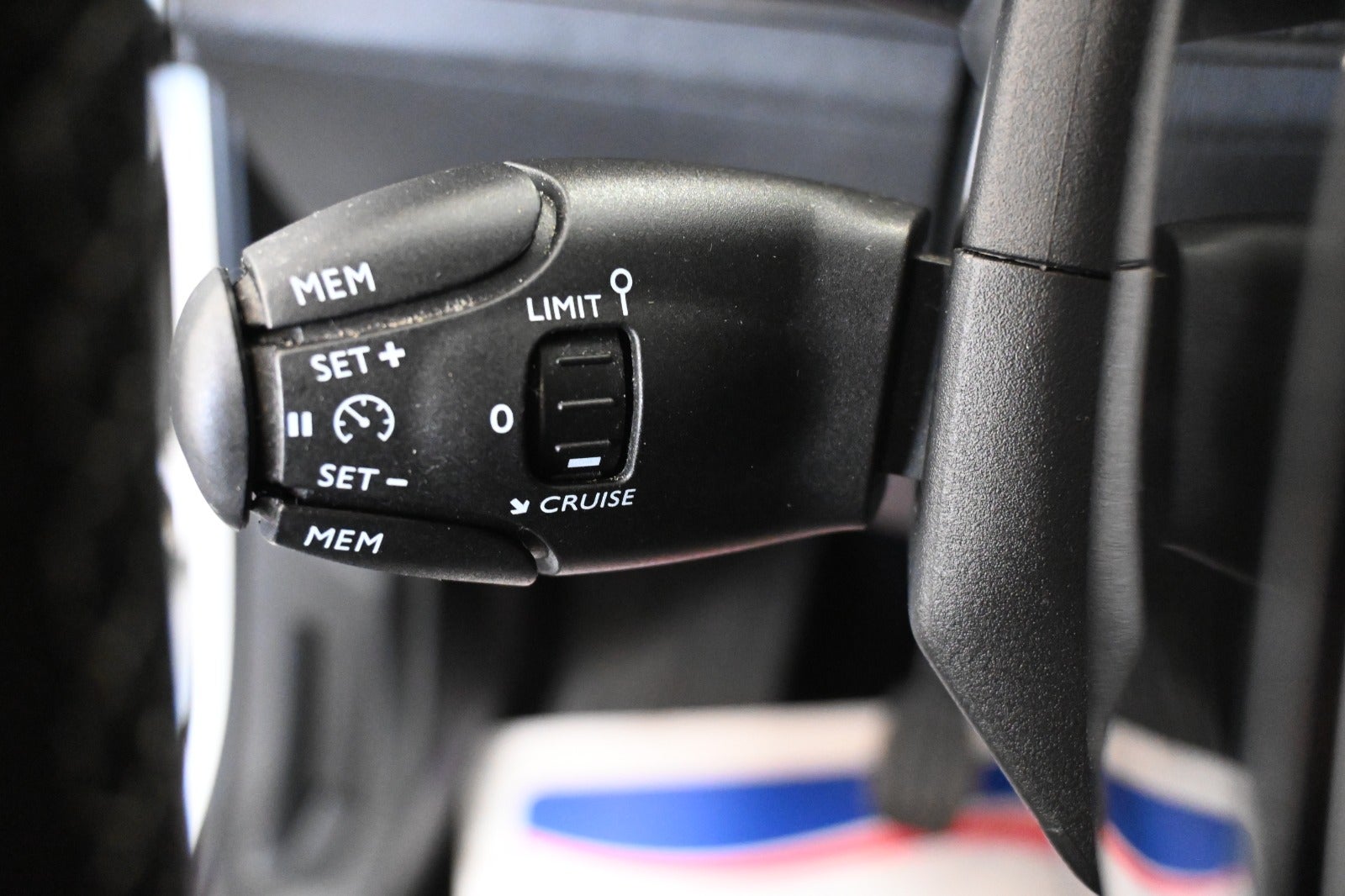 Peugeot 3008 PureTech 130 Strike Van