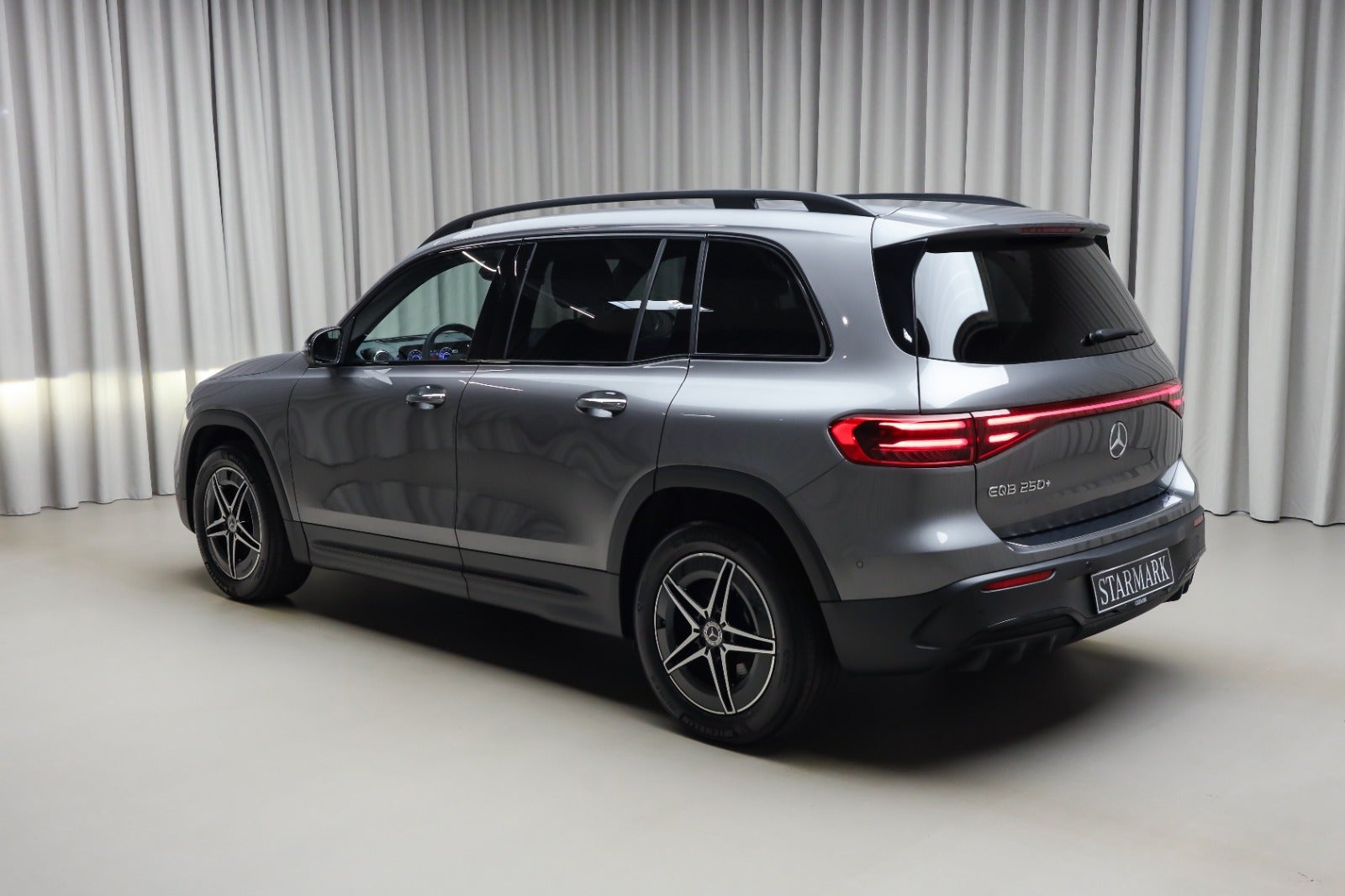 Mercedes-Benz EQB 250+ (3/8)