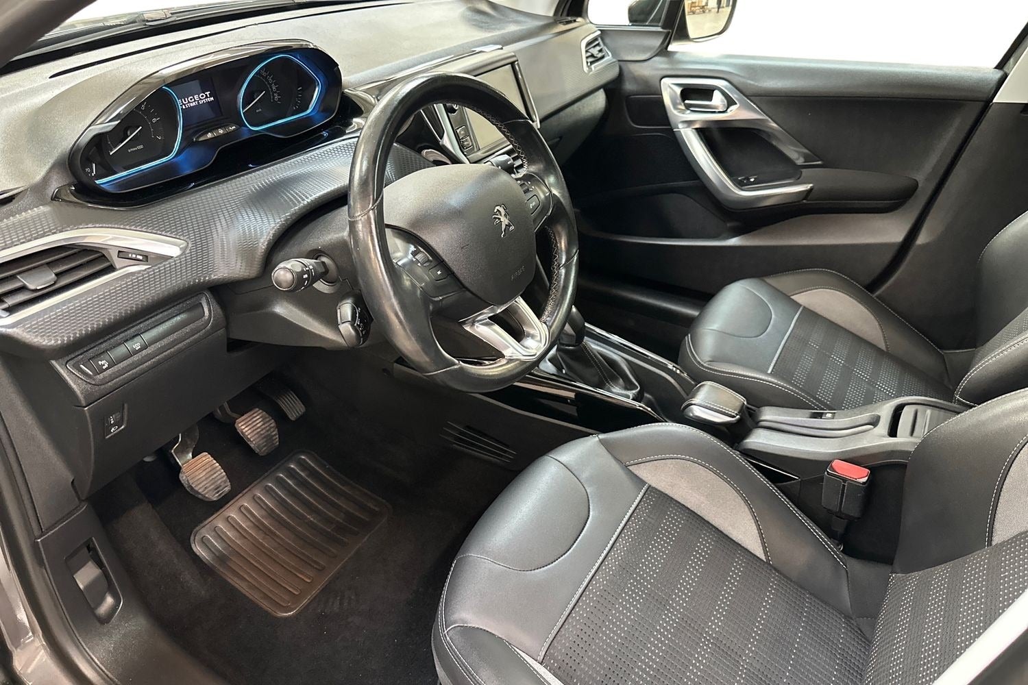 Billede af Peugeot 2008 1,2 e-THP 110 Allure Sky