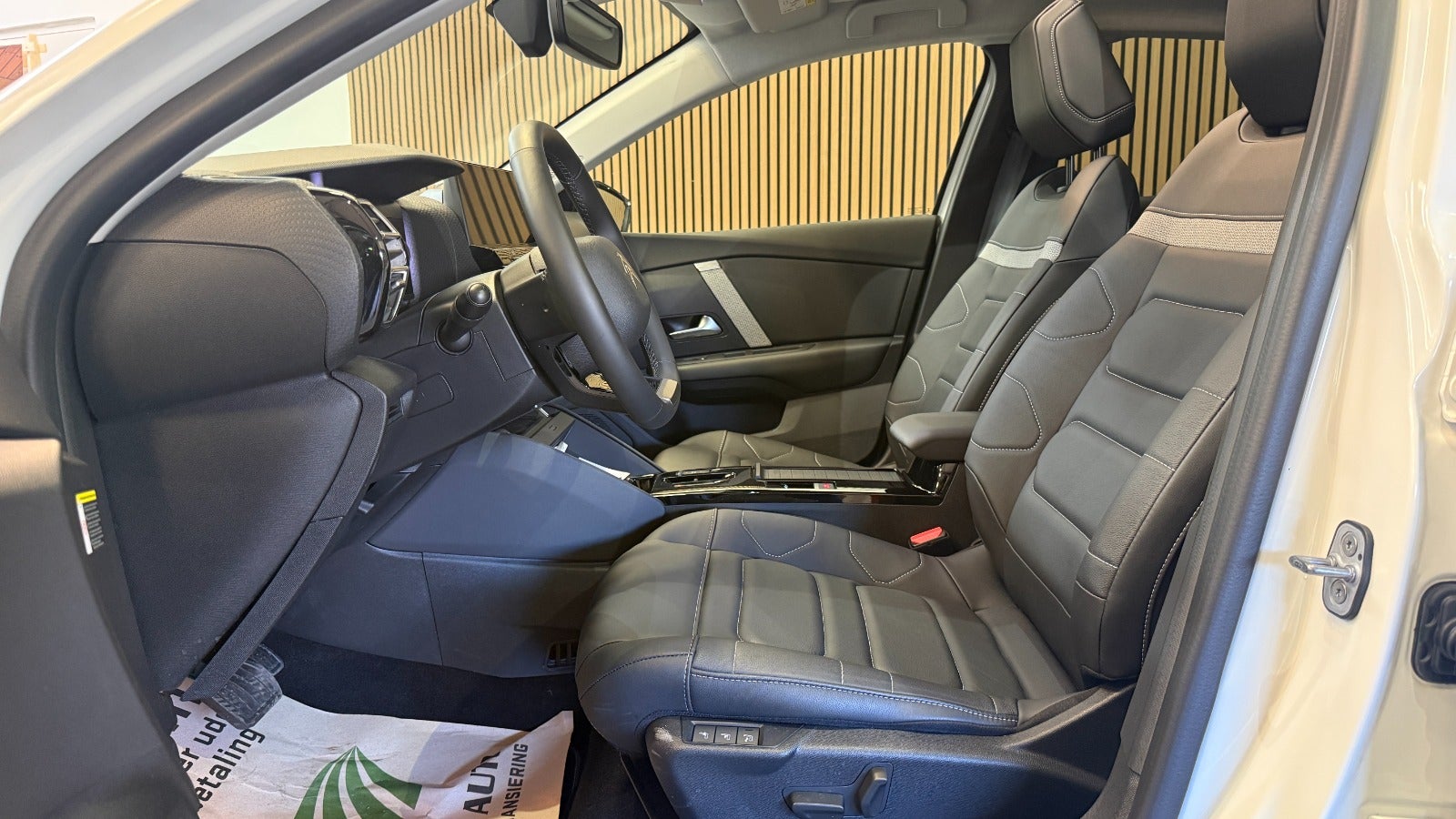 Billede af Citroën ë-C4 X 50 Palais Sky