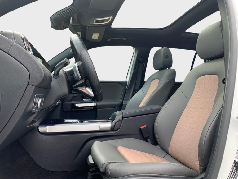 Mercedes EQB250+