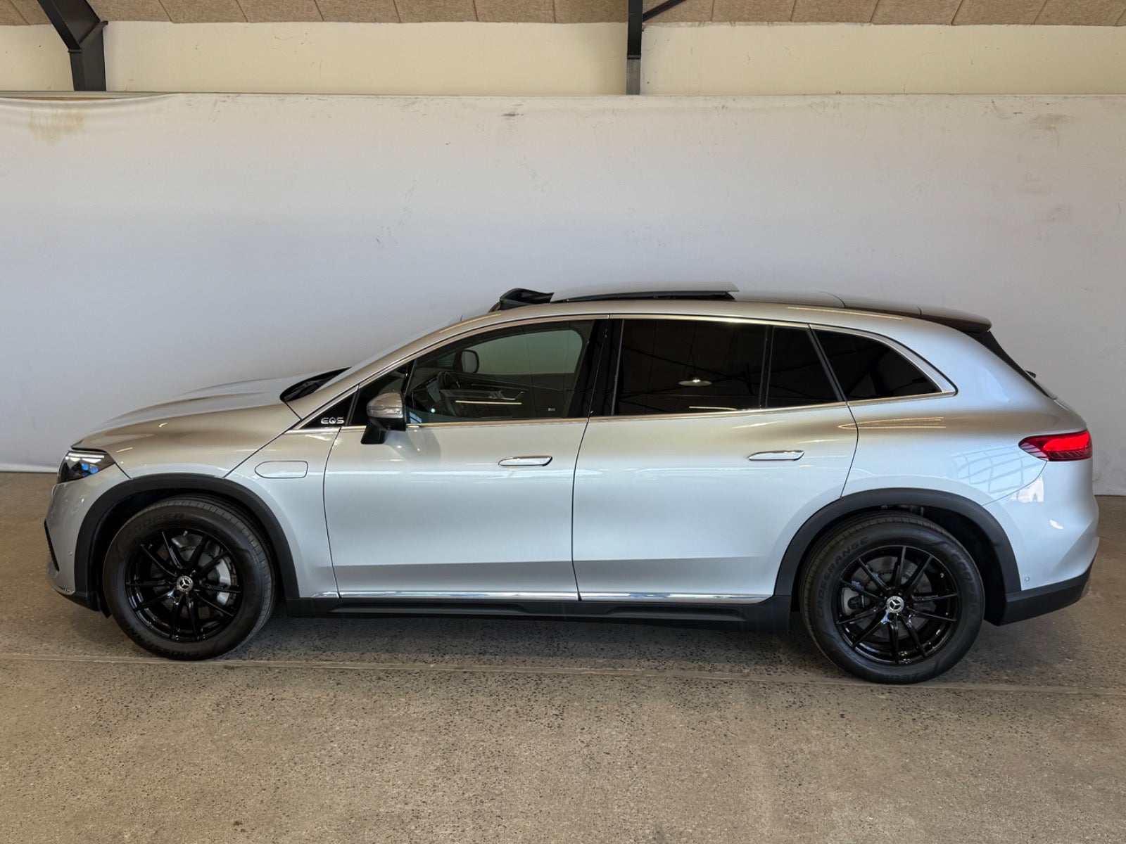 Mercedes EQS450+ SUV