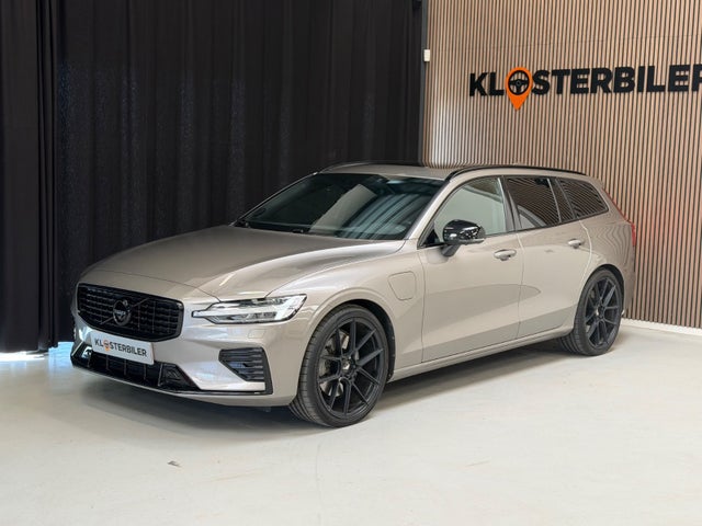 Hybrid-Benzin Modelår 2022 Kilometer 104.000 Drivmiddel Hybrid-Benzin Volvo V60 2,0 T6 ReC