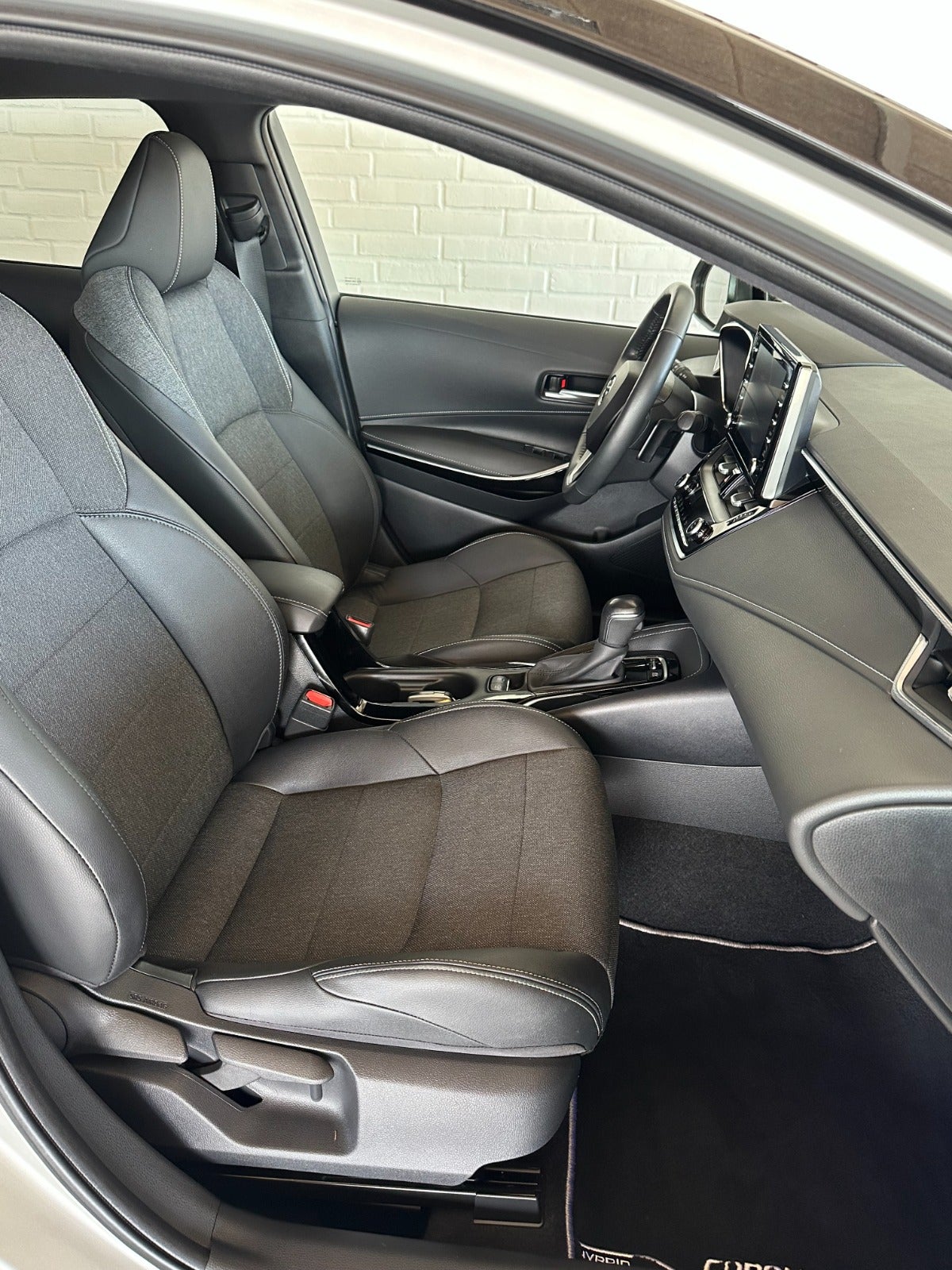 Billede af Toyota Corolla 2,0 Hybrid H3 Premium Touring Sports MDS