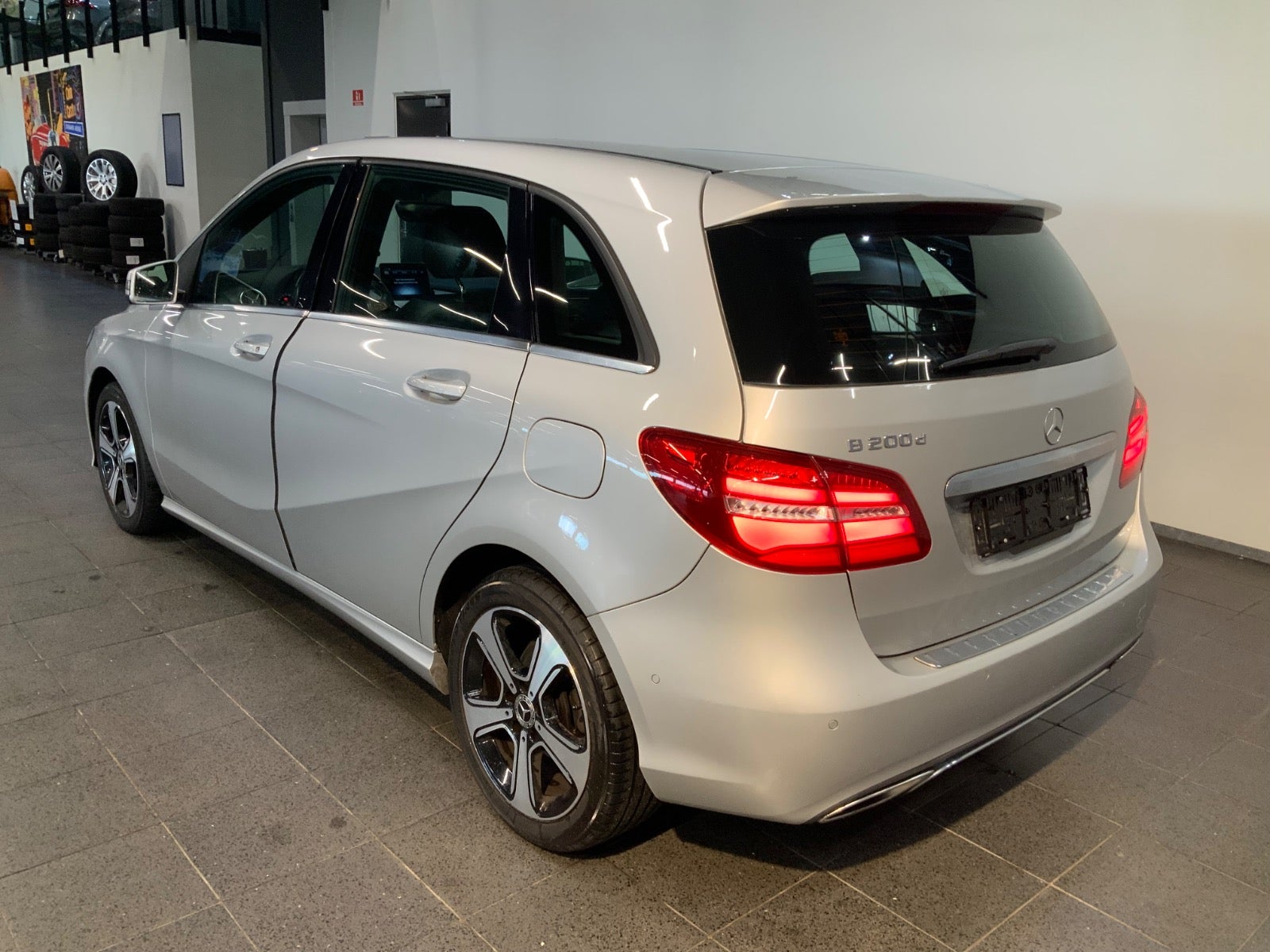 Mercedes-Benz B 200 d (5/8)
