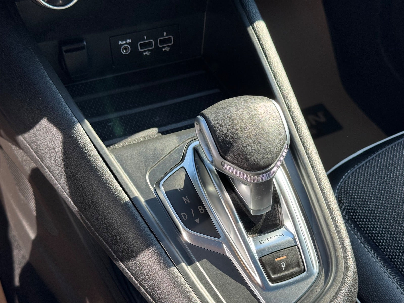 Billede af Renault Captur 1,6 E-Tech Intens