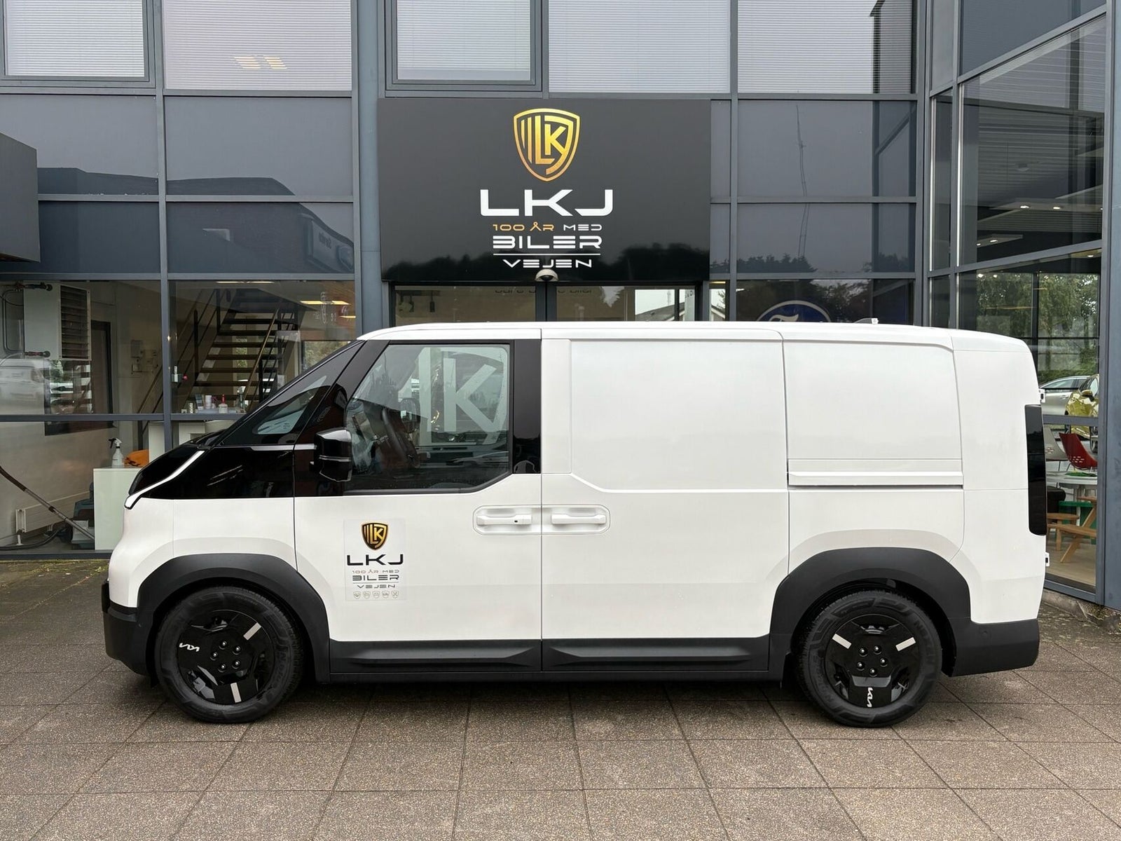 Kia PV5 Cargo L2H1 Long Range Work Pro