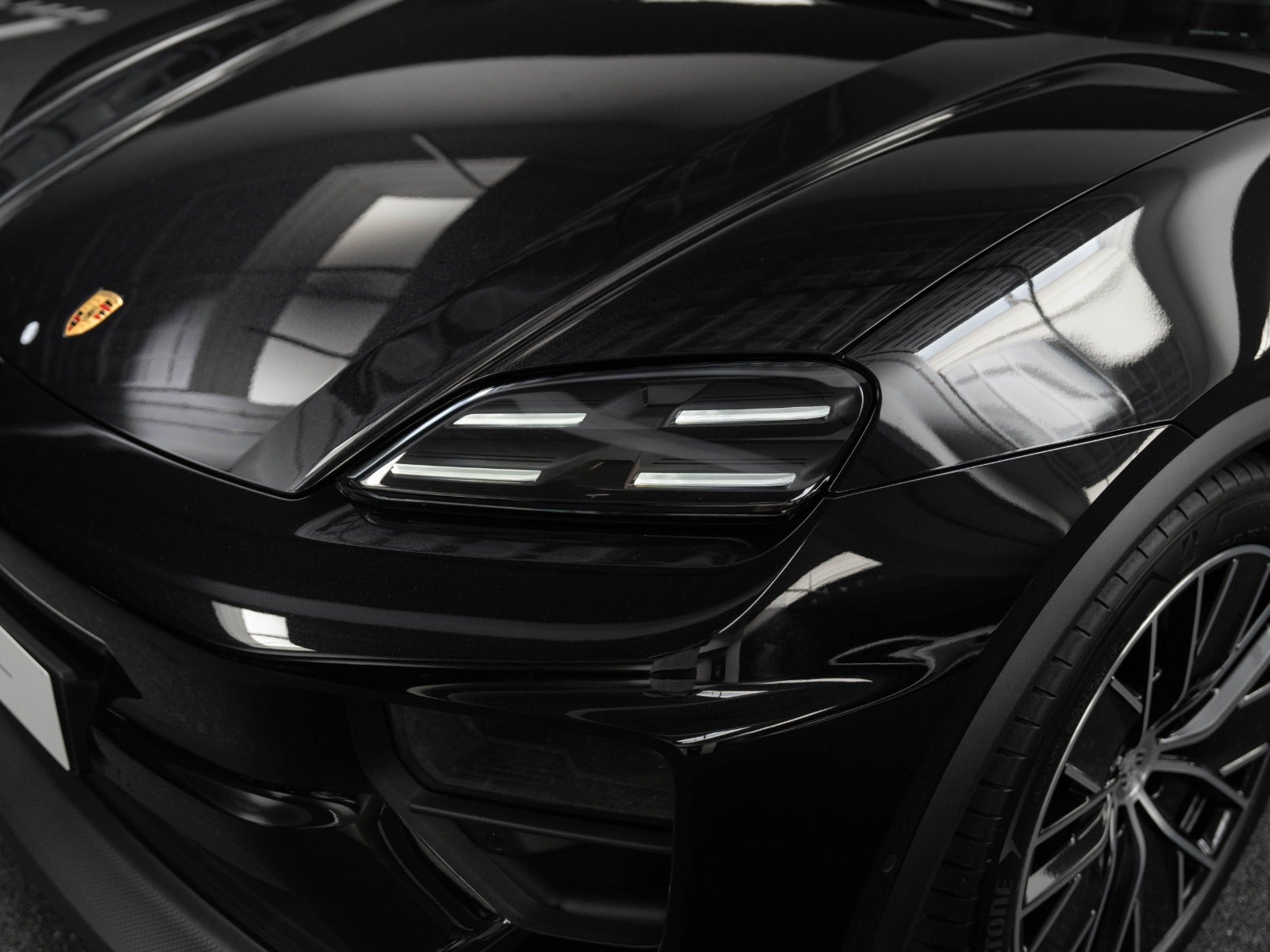 Gallery image 5 of 18