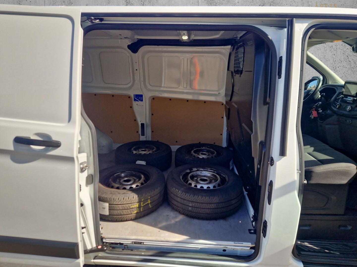 Billede af Ford Transit Custom 300L 2,0 TDCi 130 Trend