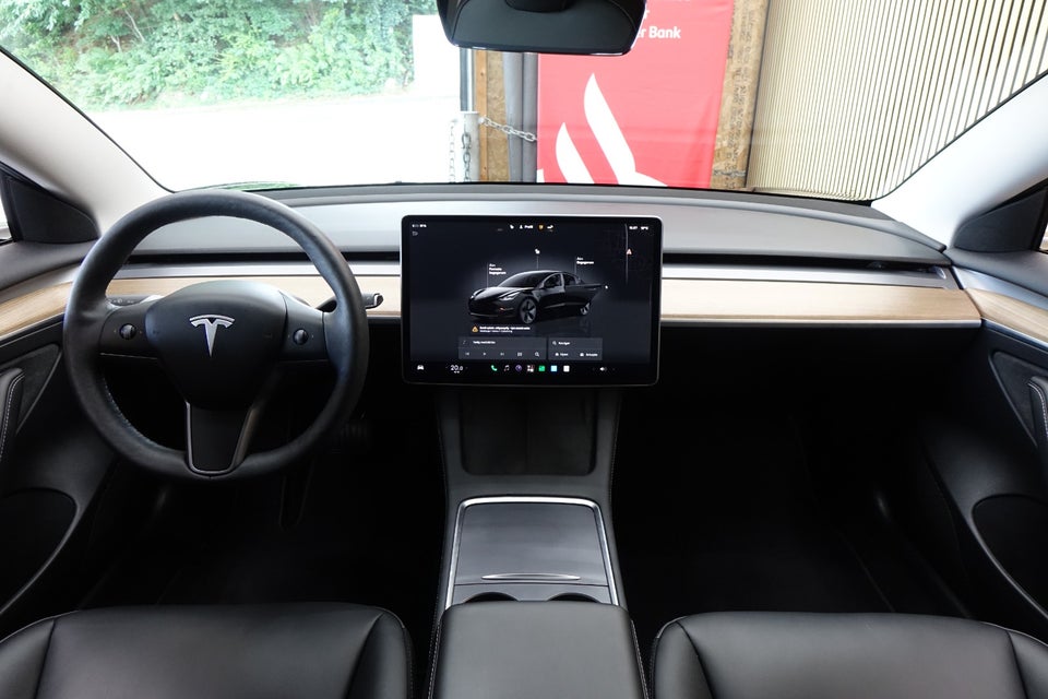 Tesla Model 3, Billede 3