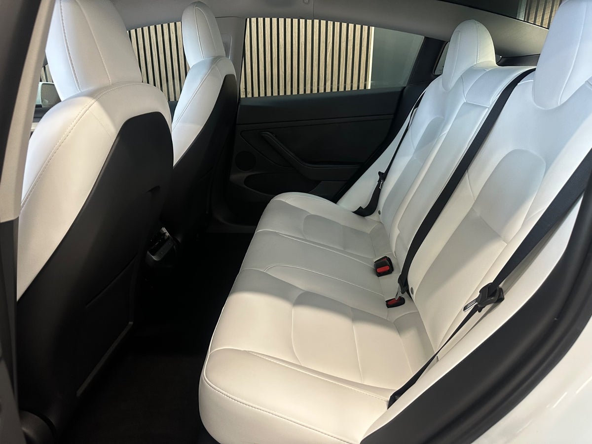 Tesla Model 3 Standard Range+ RWD Tesla Model 3 Standard Range+ RWD