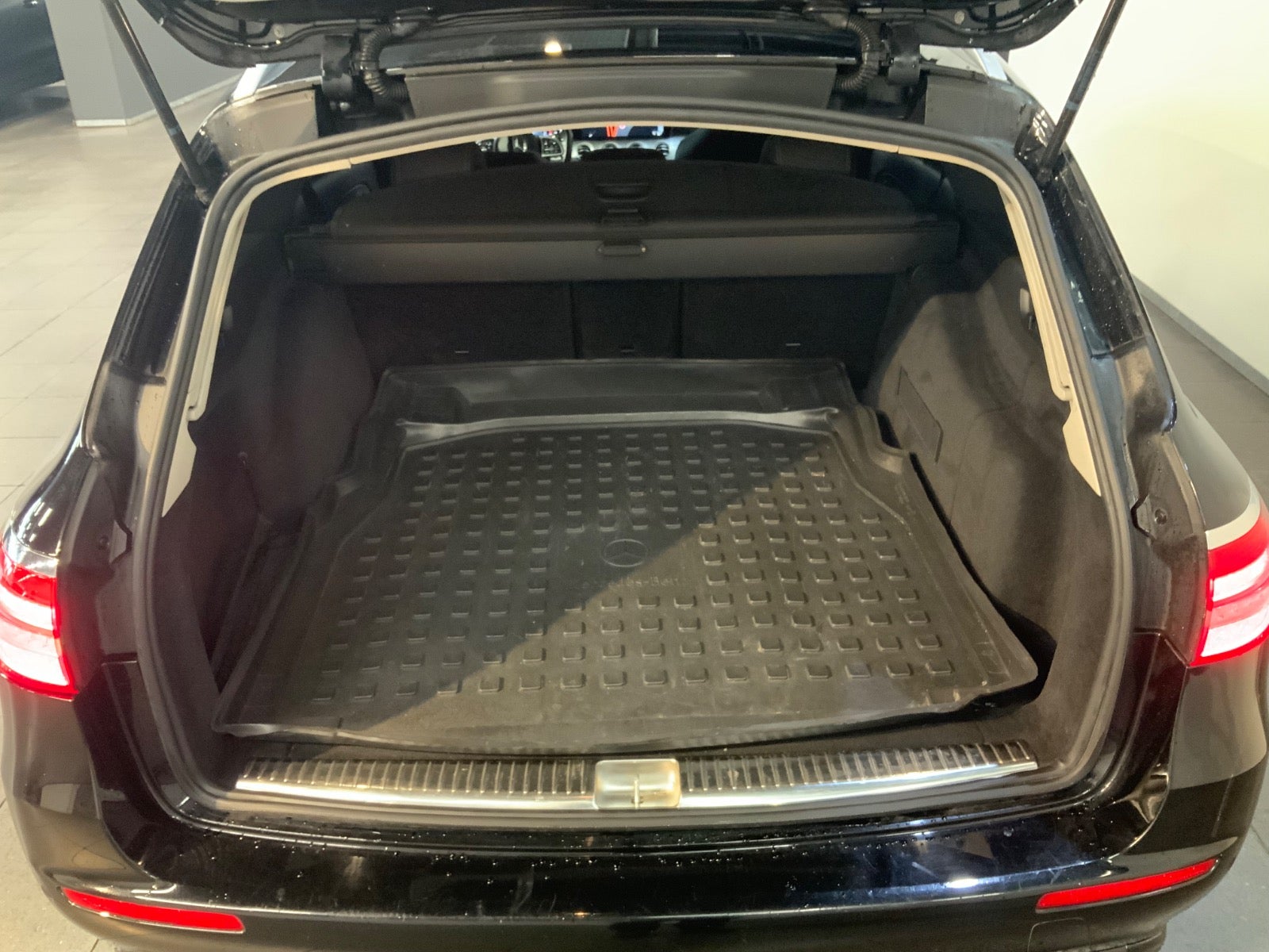 Mercedes-Benz E 200 d (5/8)