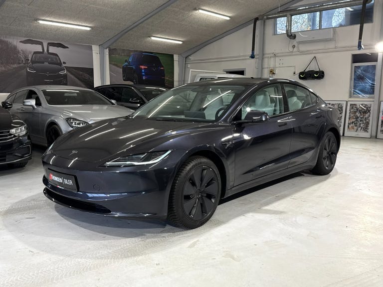 Tesla Model 3 Long Range AWD