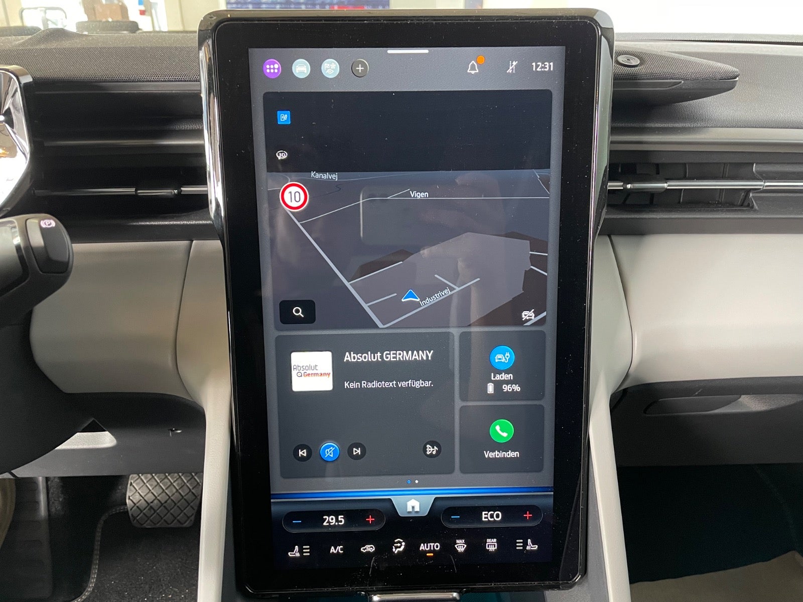 Ford Explorer Select Extended Range
