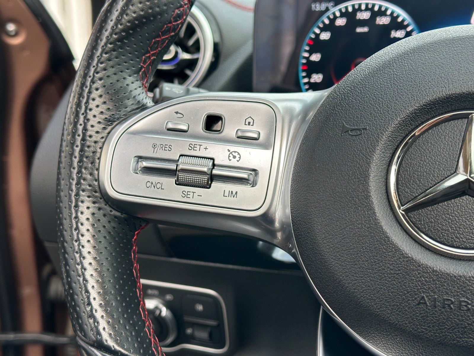 Billede af Mercedes EQA300  AMG Line 4Matic