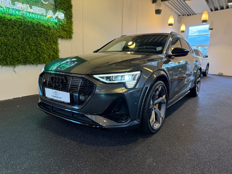 Audi e-tron S quattro