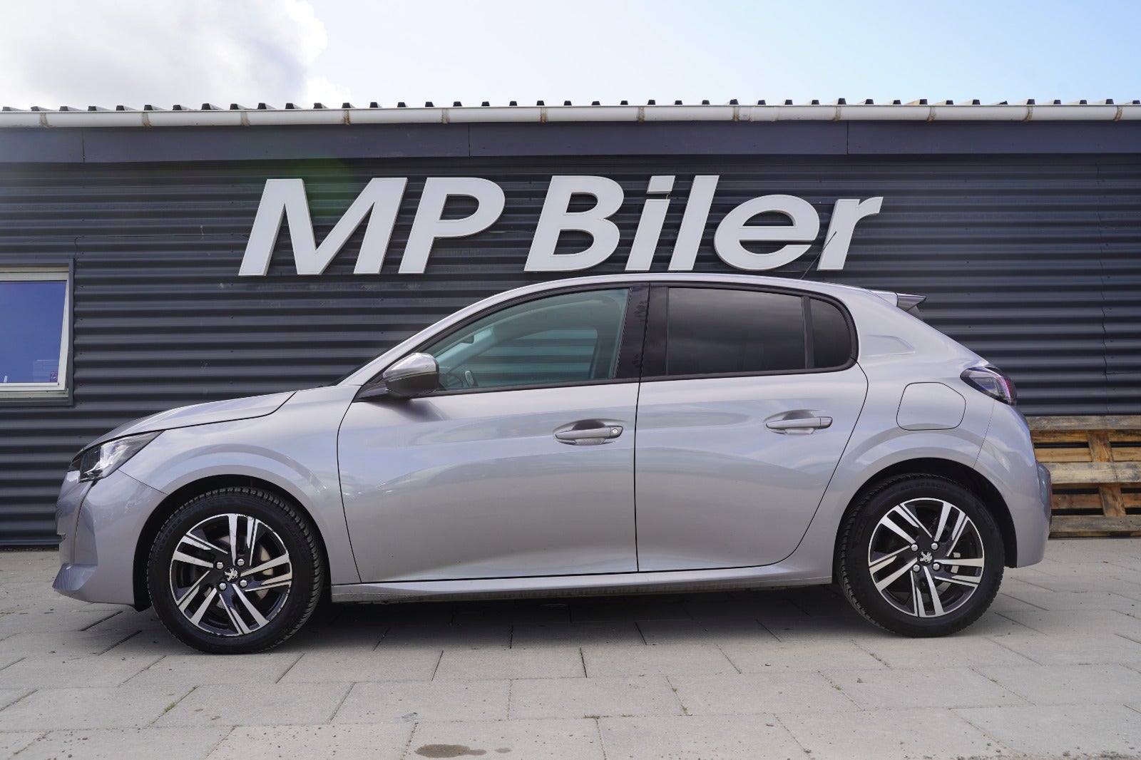 Billede af Peugeot 208 1,5 BlueHDi 100 Allue Sky Van