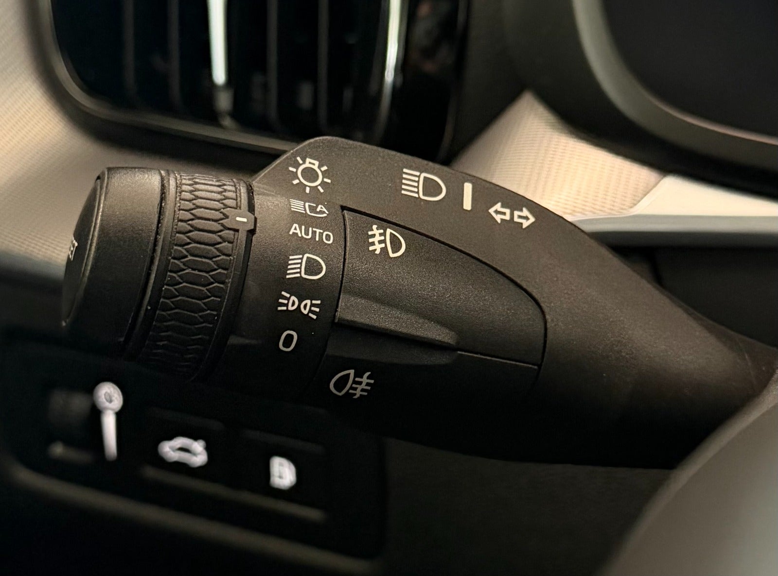 Billede af Volvo XC60 2,0 T8 ReCharge R-Design aut. AWD Van