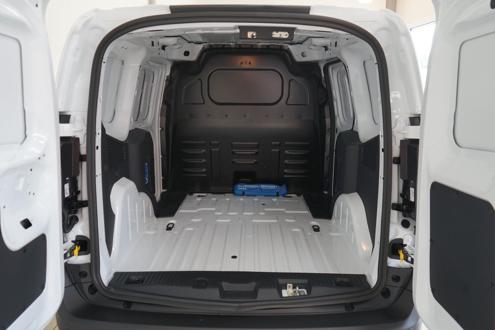 Ford E-Transit Courier