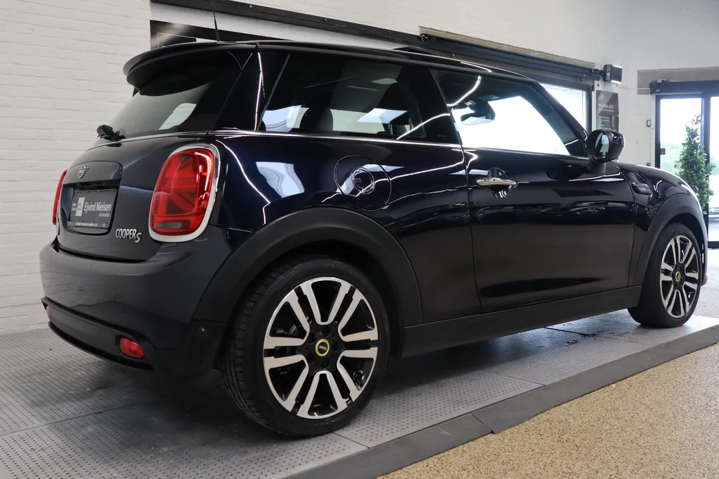 MINI Cooper SE Camden Edition