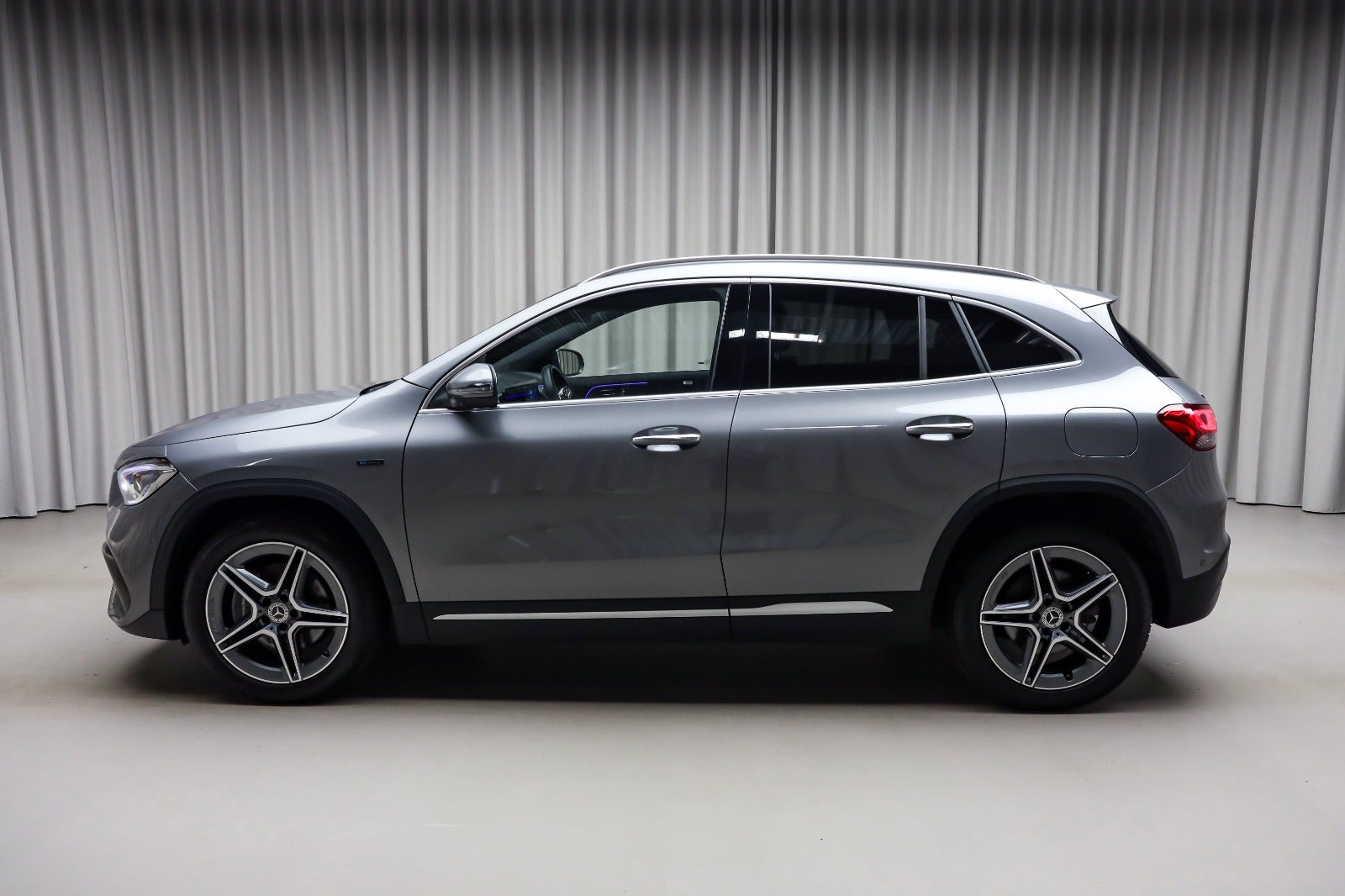 Mercedes-Benz GLA 250 e (6/8)