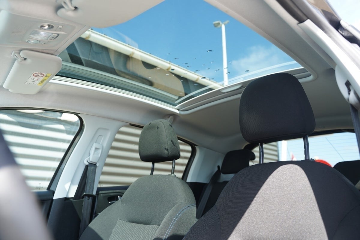 Billede af Peugeot 208 1,5 BlueHDi 100 Signature Sky