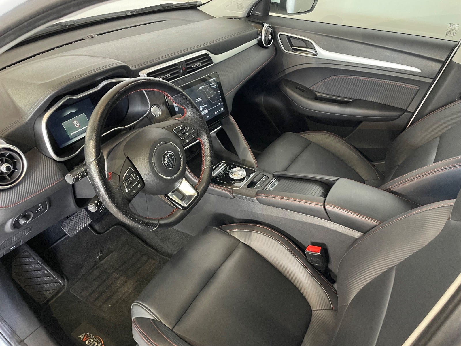 MG ZS Luxury