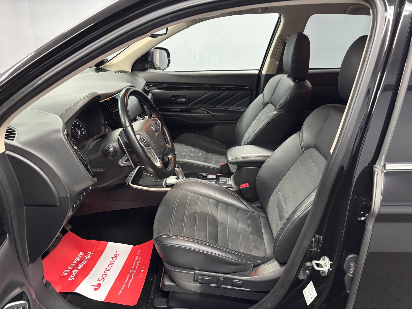 Billede af Mitsubishi Outlander 2,4 PHEV Intense CVT 4WD