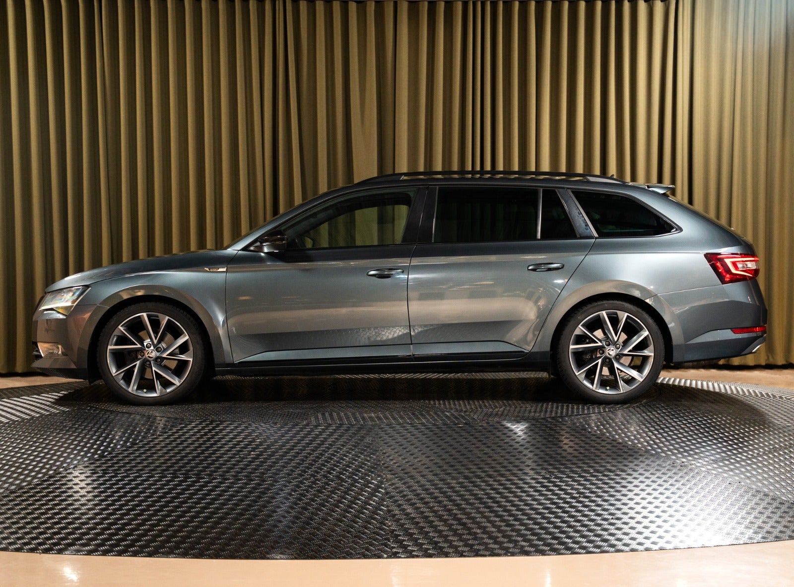 Billede af Skoda Superb 2,0 TDi 190 Sportline Combi DSG