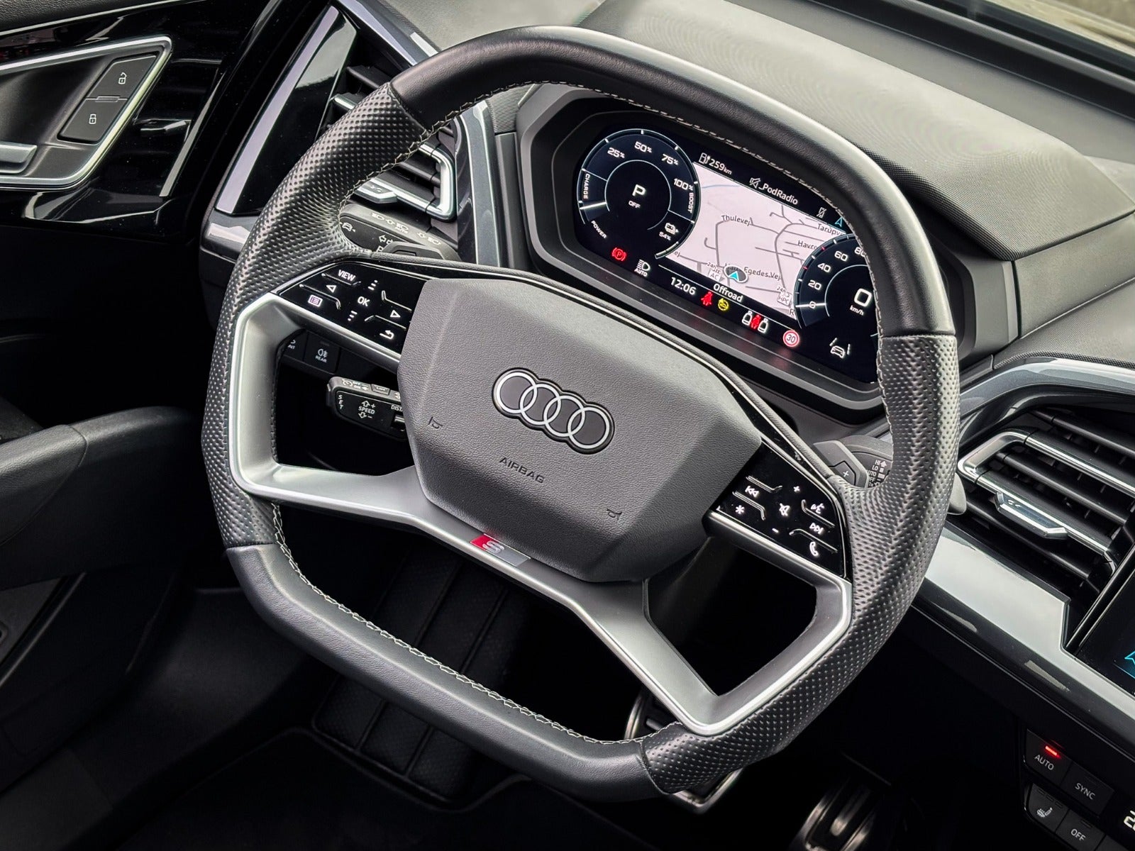 Billede af Audi Q4 e-tron 55 S-line Sportback quattro