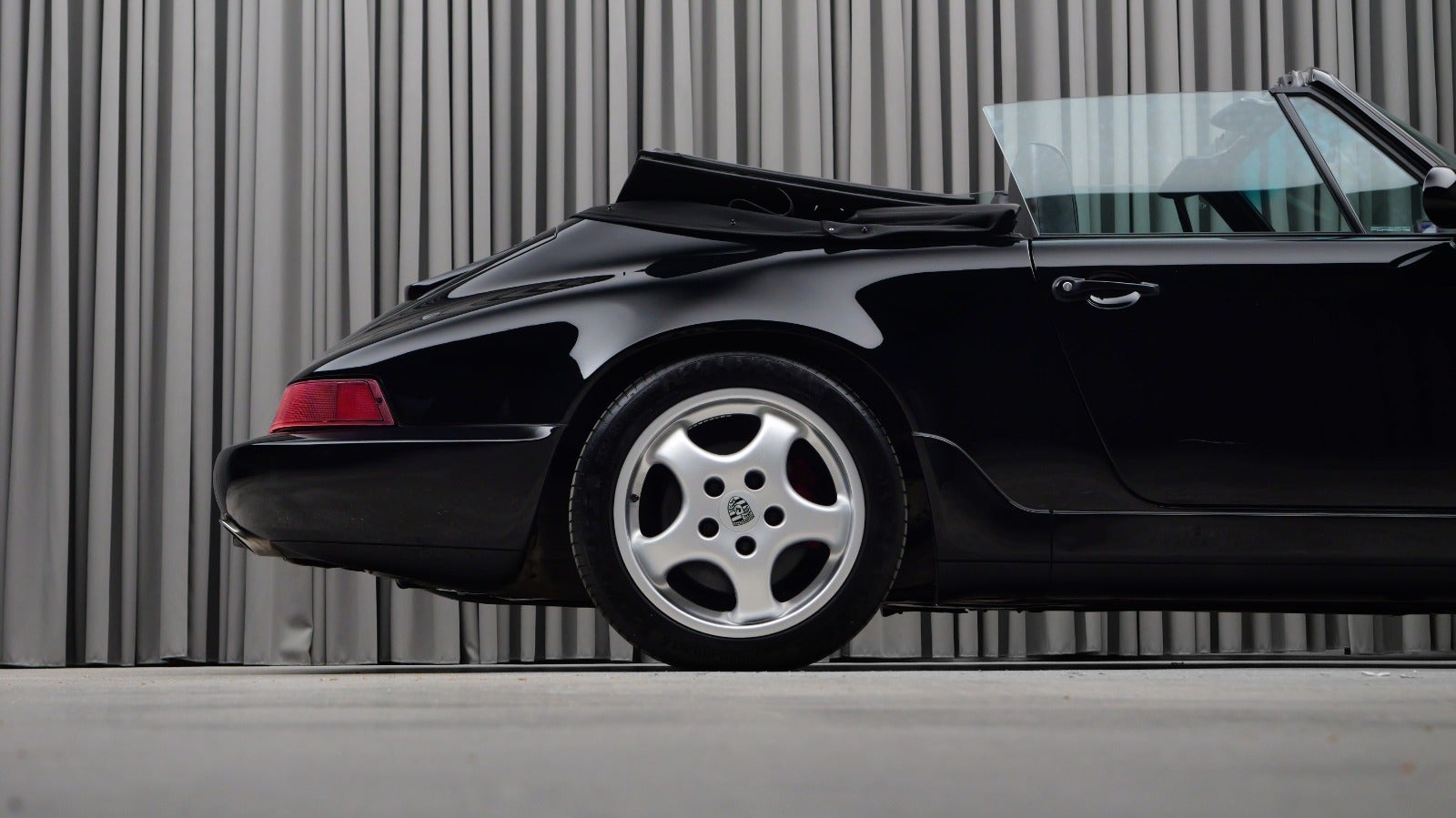Porsche 911 Carrera 2 Cabriolet