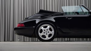 Porsche 911 Carrera 2 Cabriolet