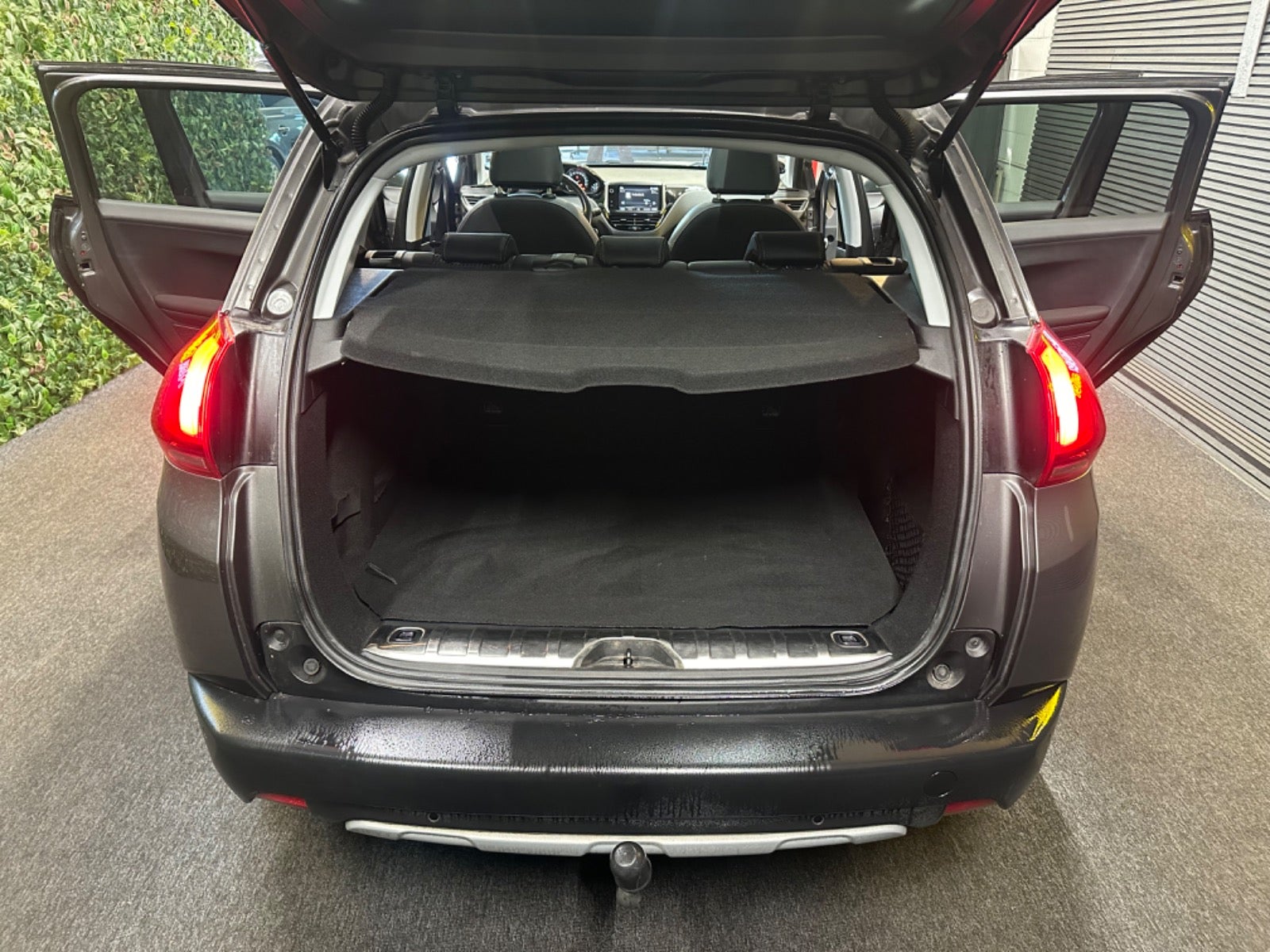 Billede af Peugeot 2008 1,2 e-THP 110 Allure Sky