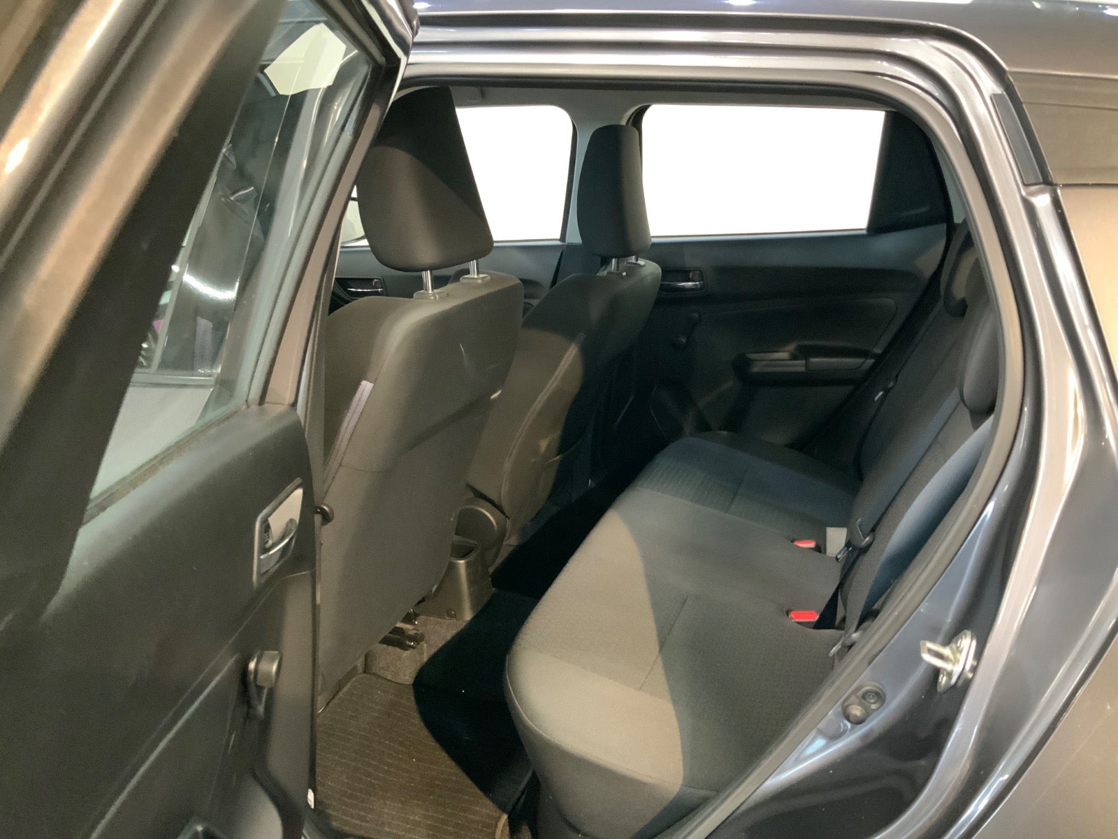 Suzuki Swift (6/8)