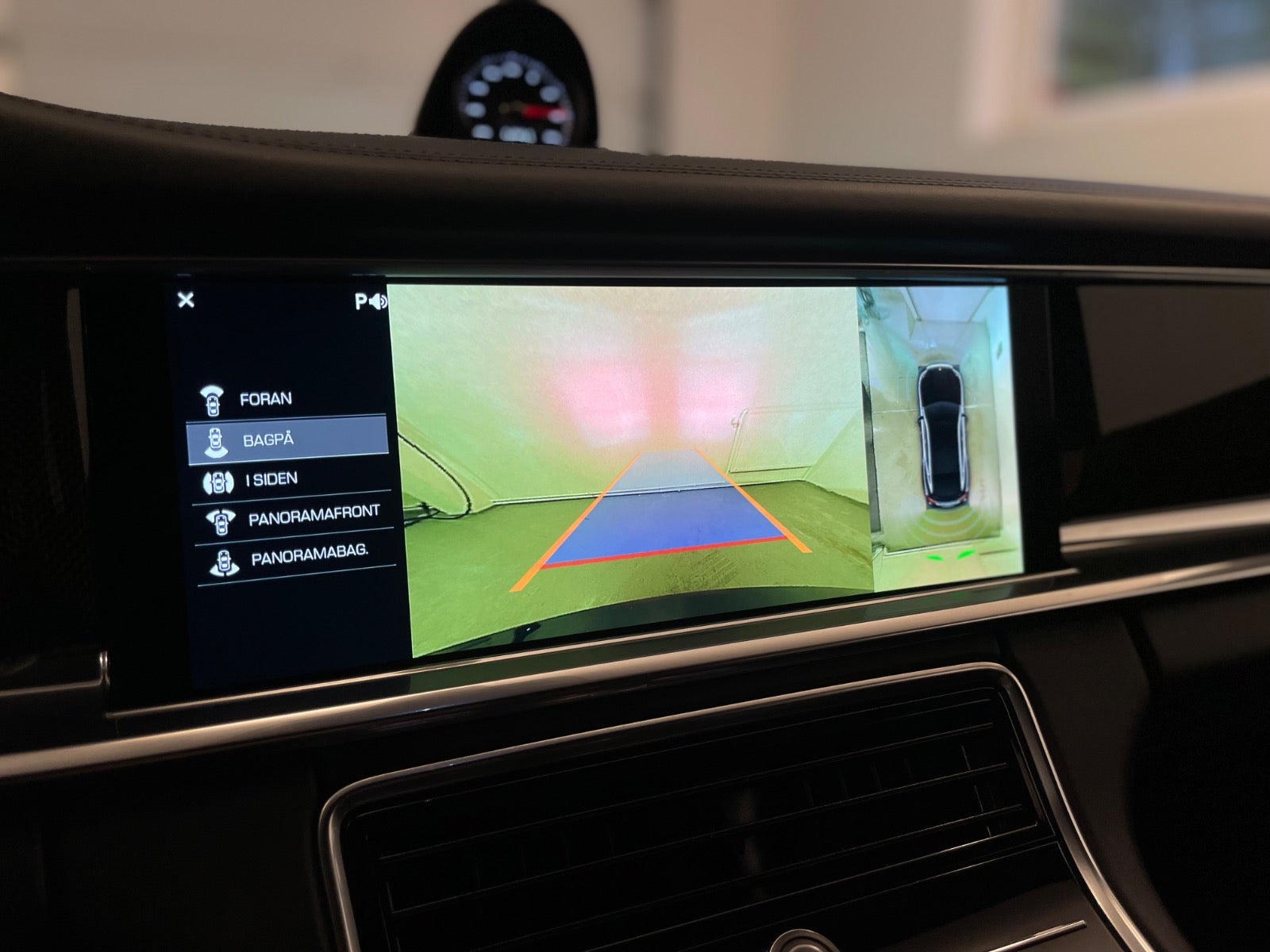 Porsche – Panamera Turbo