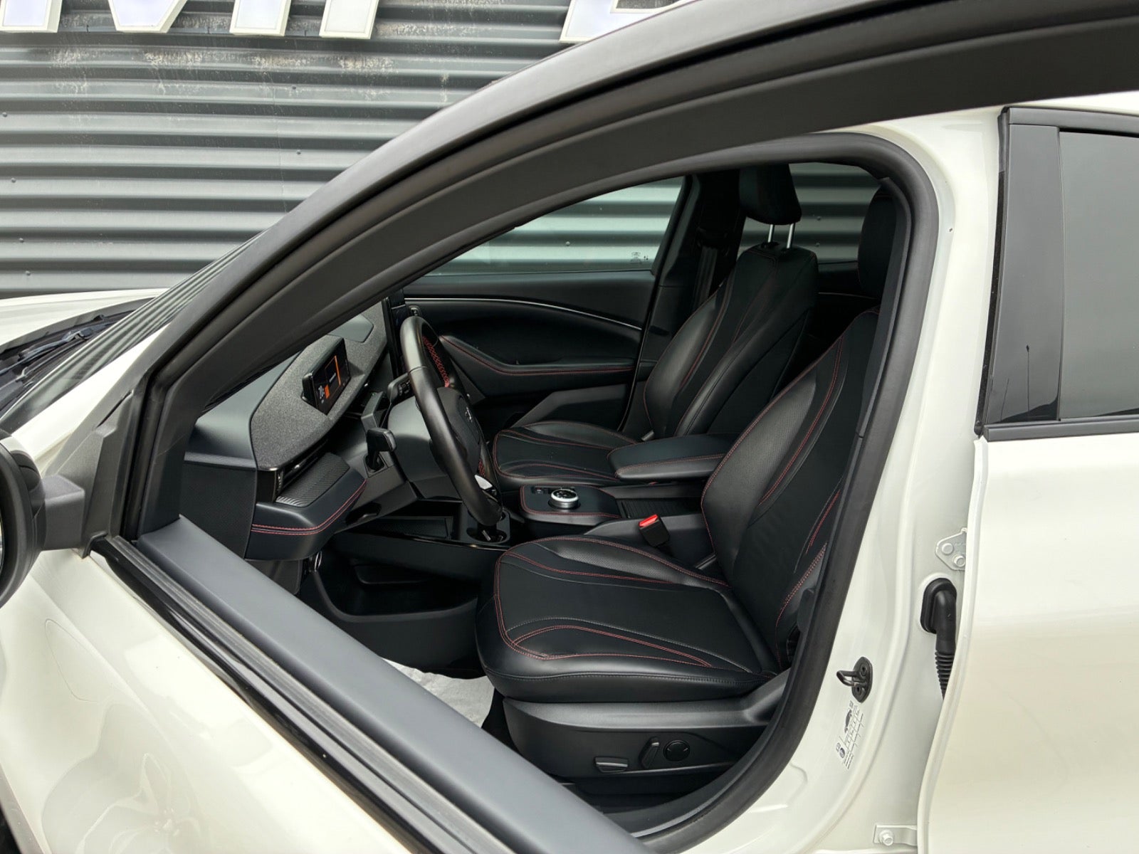 Billede af Ford Mustang Mach-E 70 Premium Standard Range AWD