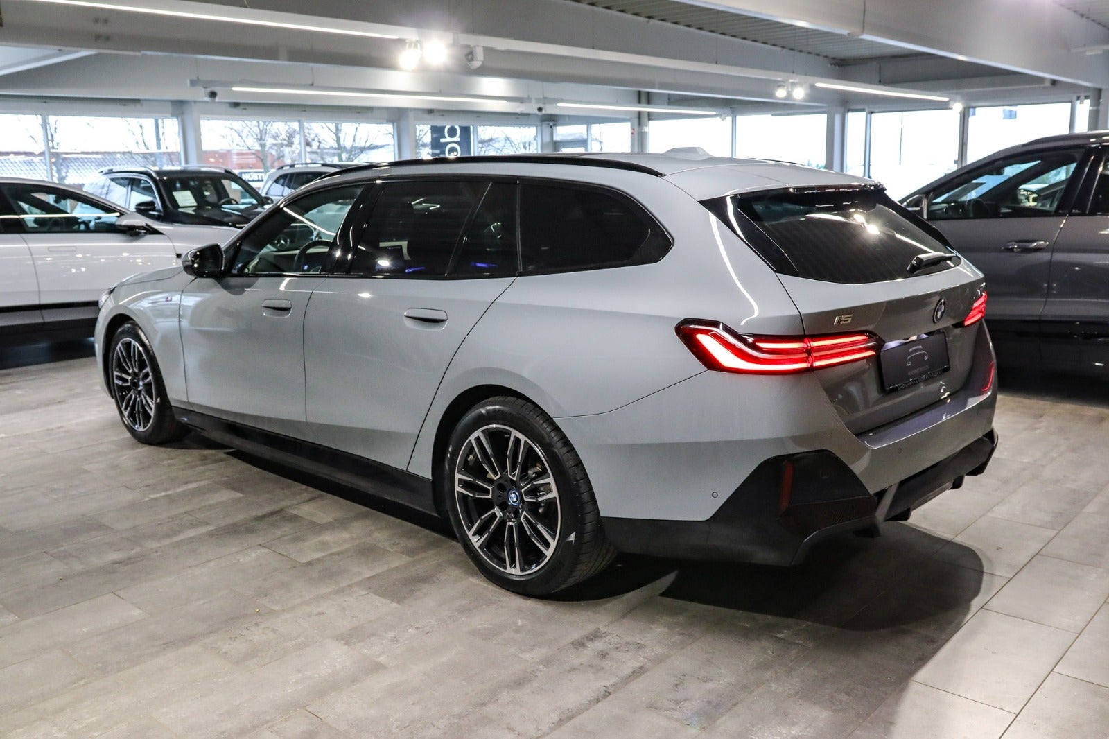 Billede af BMW i5 eDrive40 Touring Fully Charged